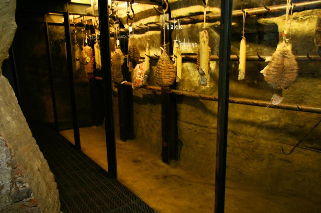 Le Case Della Saracca Monforte dʼAlba المظهر الخارجي الصورة
